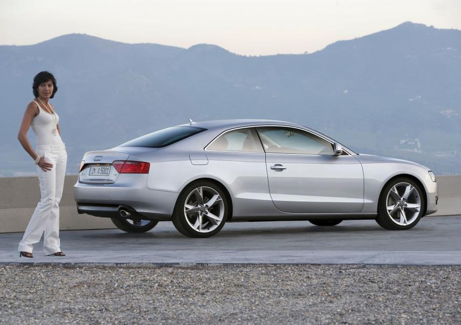  Audi A5 Coupe 3.2 2007 года  (WW) (фото 18 из 36)